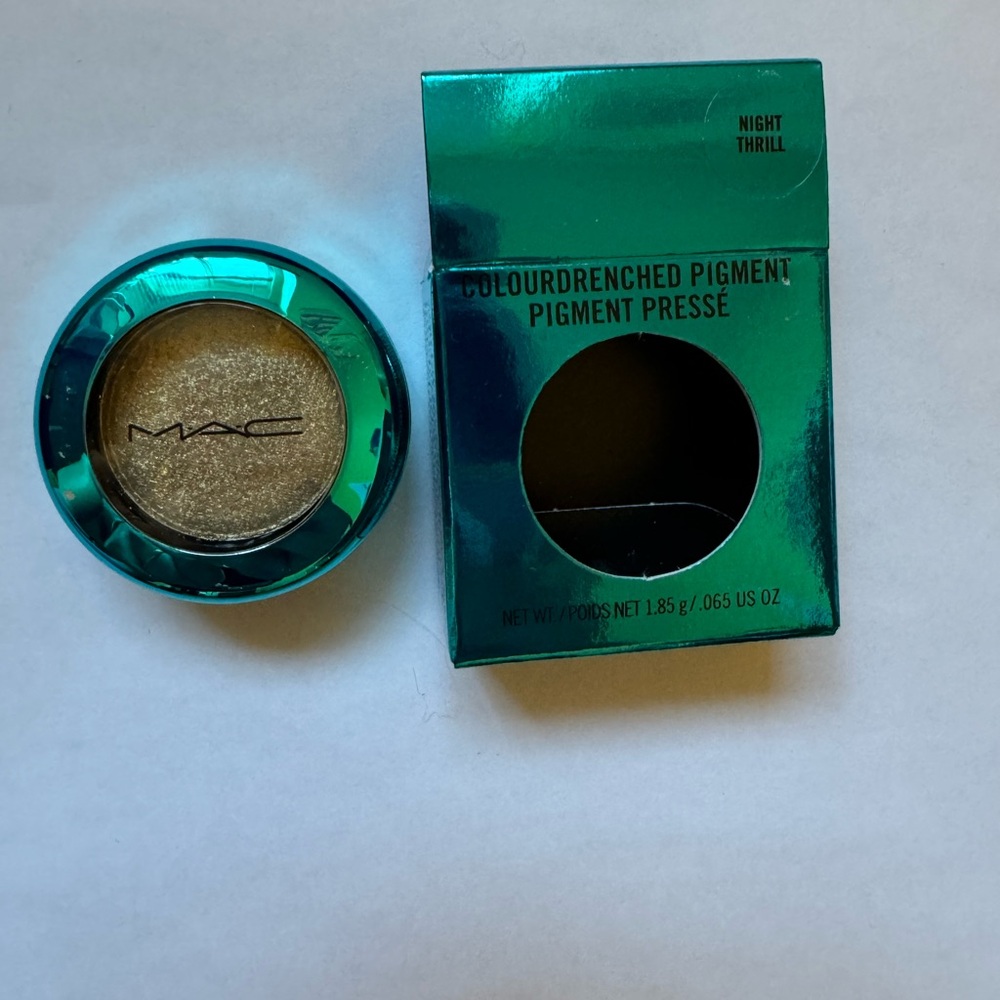 MAC cosmetics LE Night Thrill eyeshadow